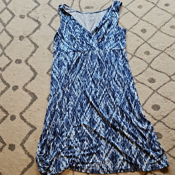 St. John's Bay Dresses & Skirts - St. John's Bay Navy and White Abstract Midi Dress